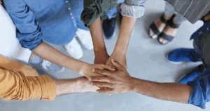 ¿Puedo trabajar en otra empresa durante las vacaciones?